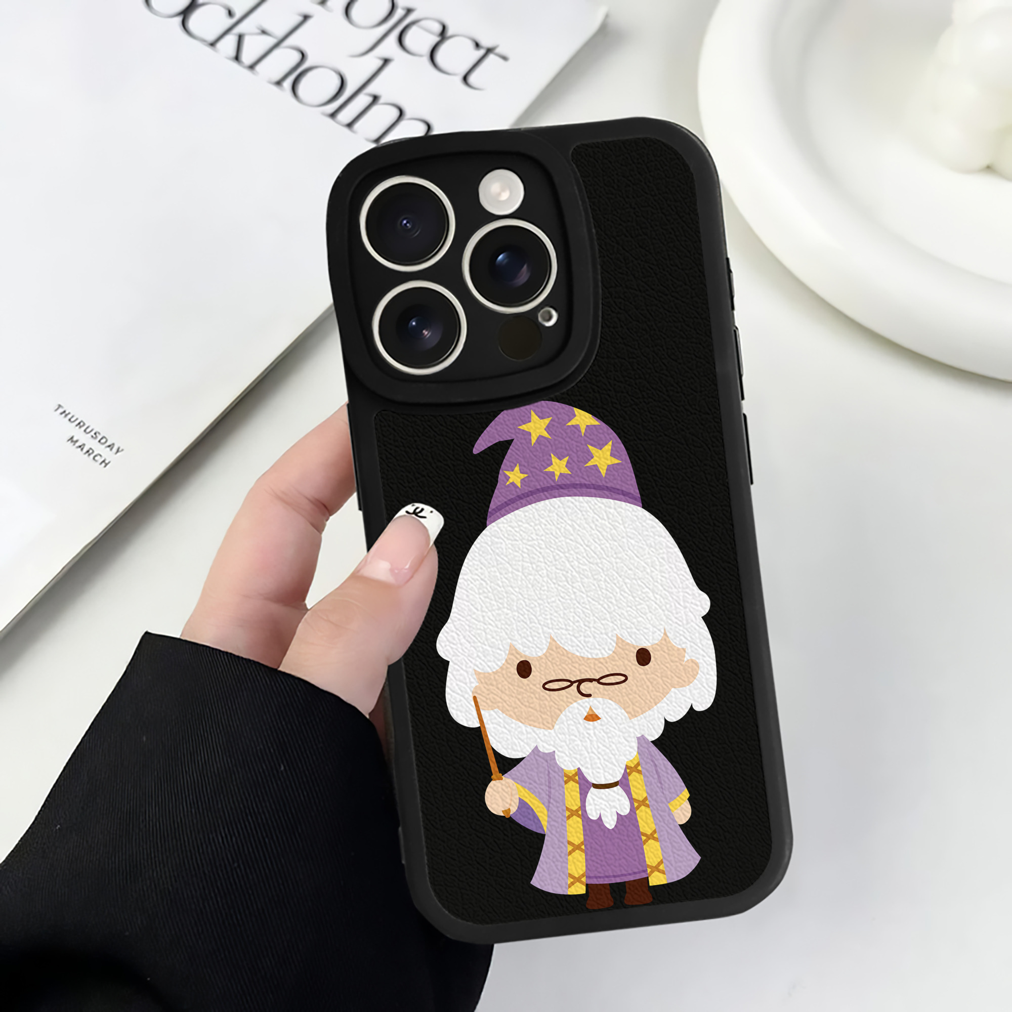 （画像用） Harry Potter ハリー・ポッターシリーズ 【iPhone 16シリーズ対応】シリコンスマホケース（レザー調） 材質：シリコン